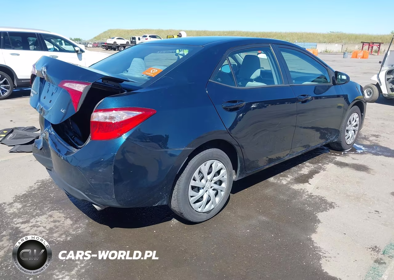 2017 Toyota Corolla Le VIN:2T1BURHE7HC824547 - 4