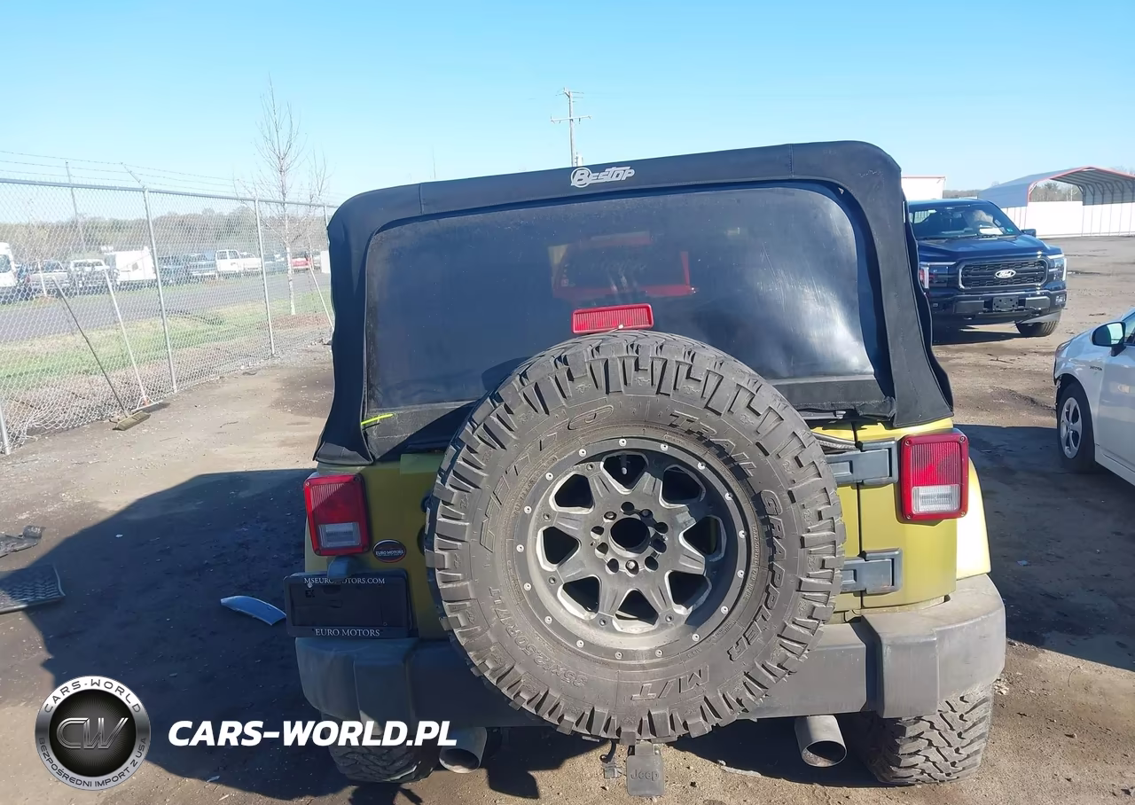 2008 Jeep Wrangler Unlimited Sahara VIN:1J8GA59198L577813 - 17