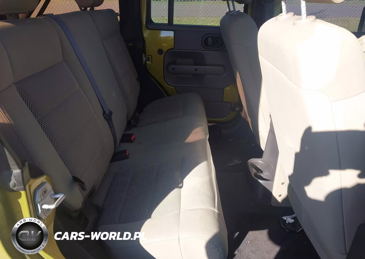2008 Jeep Wrangler Unlimited Sahara VIN:1J8GA59198L577813 - 8
