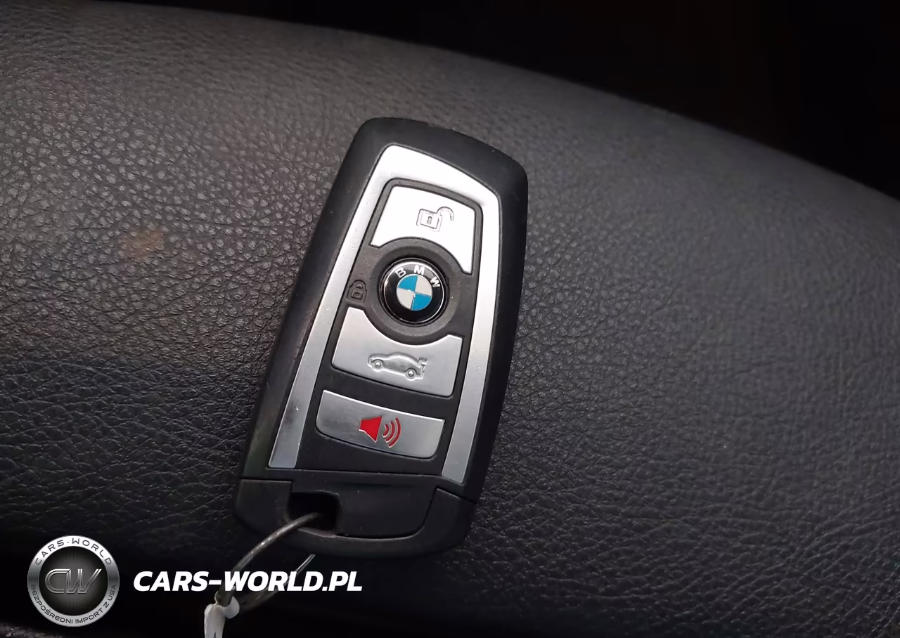 2018 BMW 330I xDrive VIN:WBA8D9C53JEM33588 - 11