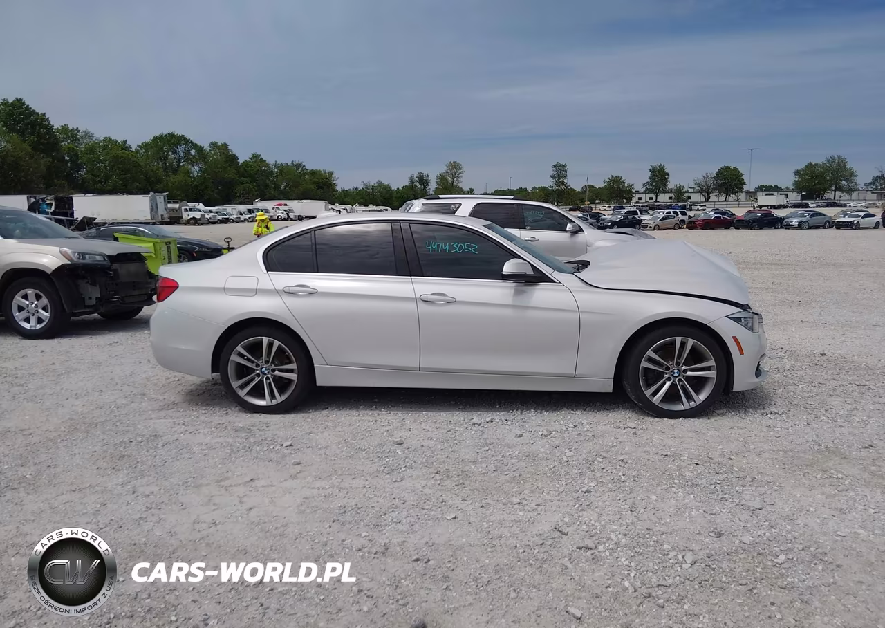 2018 BMW 330I xDrive VIN:WBA8D9C53JEM33588 - 13