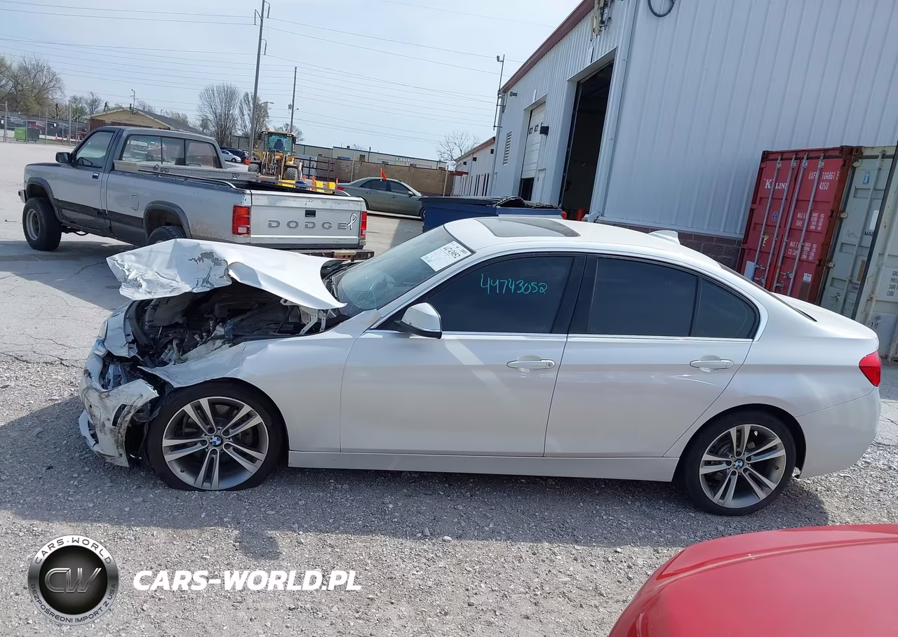 2018 BMW 330I xDrive VIN:WBA8D9C53JEM33588 - 14
