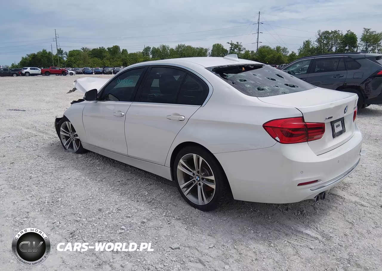 2018 BMW 330I xDrive VIN:WBA8D9C53JEM33588 - 3