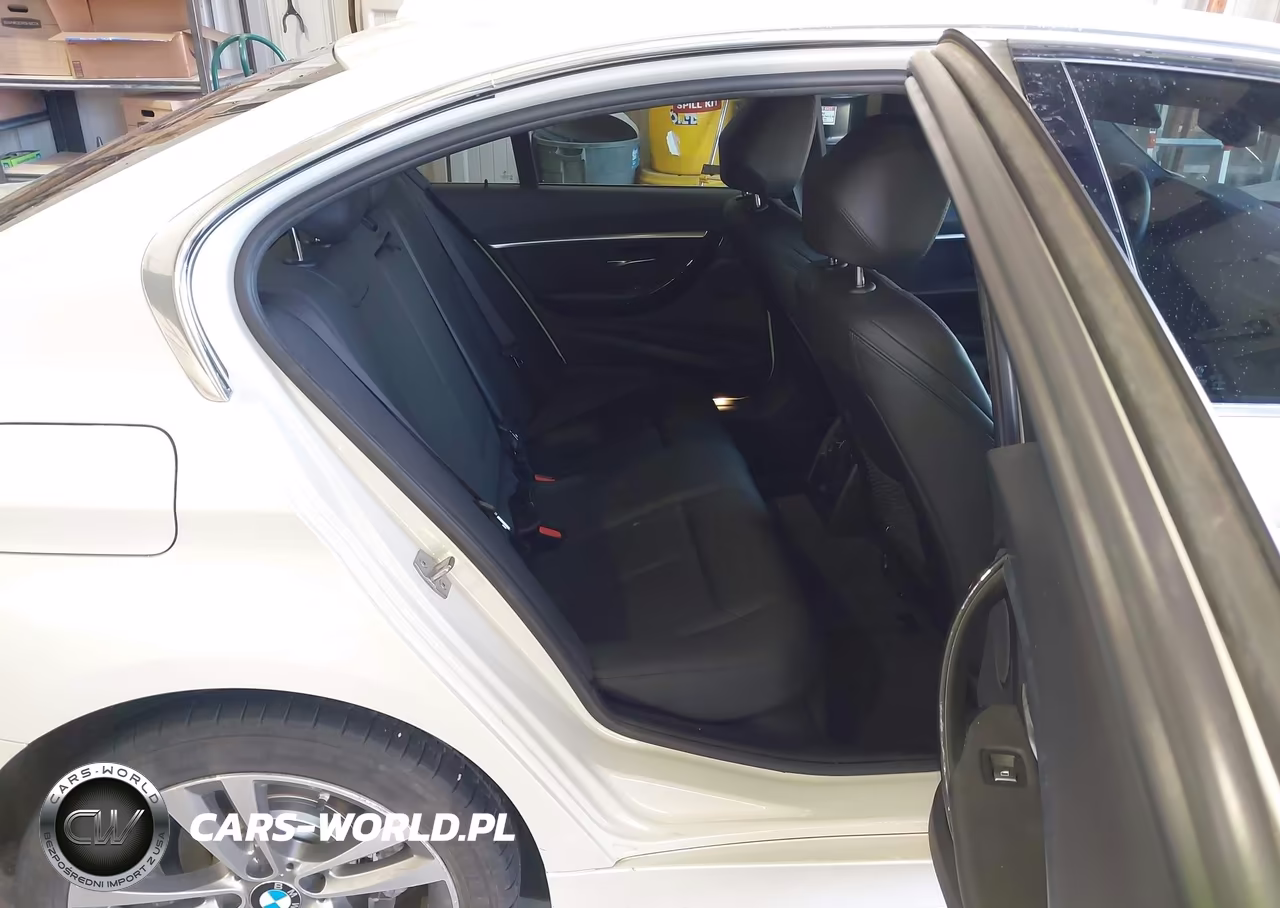 2018 BMW 330I xDrive VIN:WBA8D9C53JEM33588 - 8