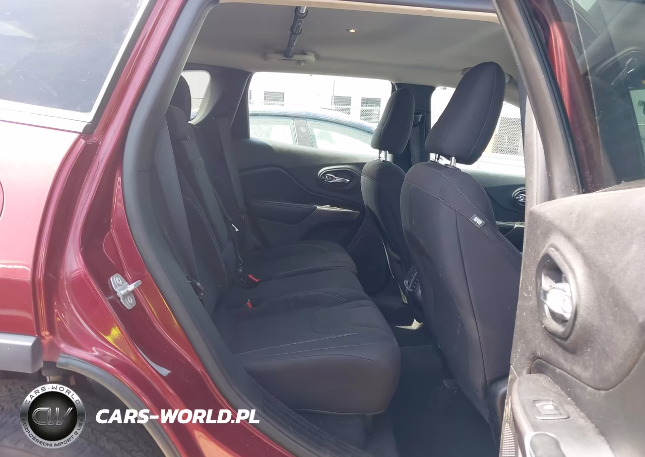 2019 Jeep Cherokee Latitude Fwd VIN:1C4PJLCB1KD373490 - 8