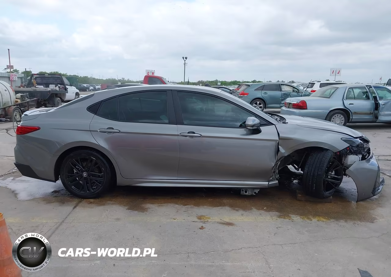 2025 Toyota Camry Se VIN:4T1DAACK9SU516320 - 13