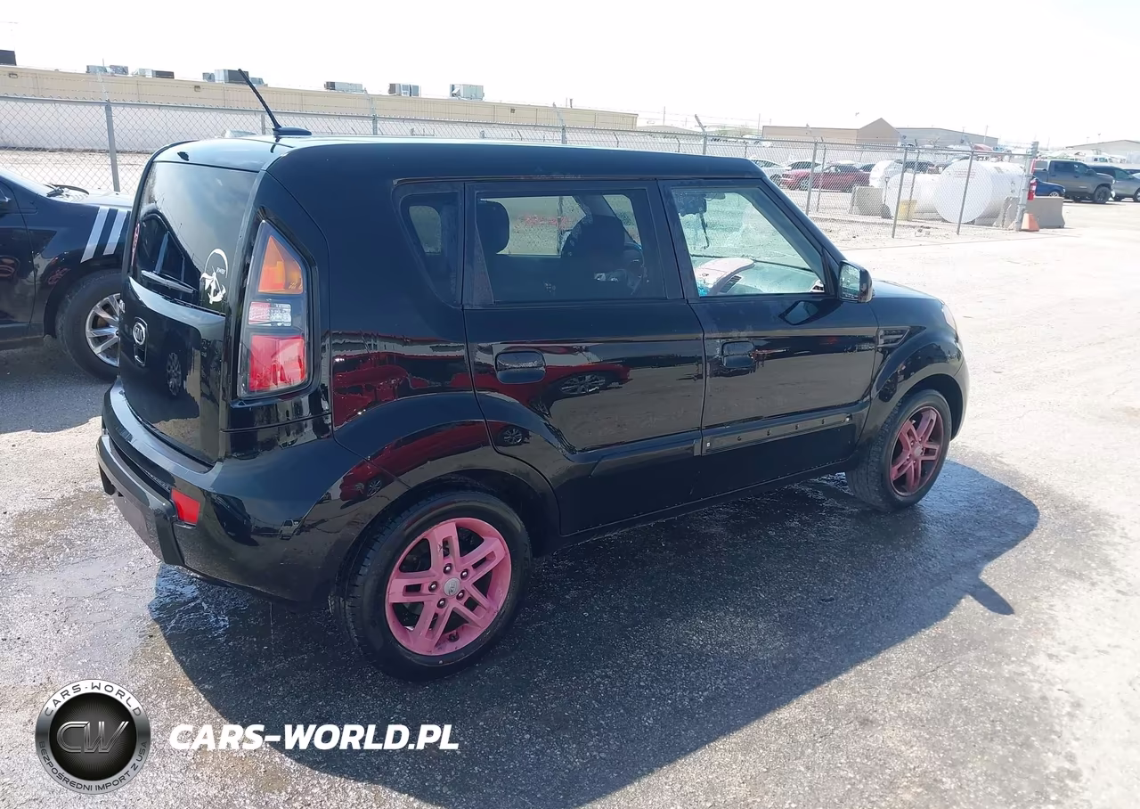 2010 Kia Soul + VIN:KNDJT2A22A7187757 - 4