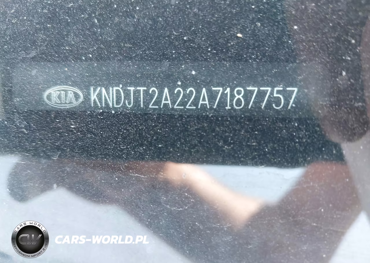 2010 Kia Soul + VIN:KNDJT2A22A7187757 - 9