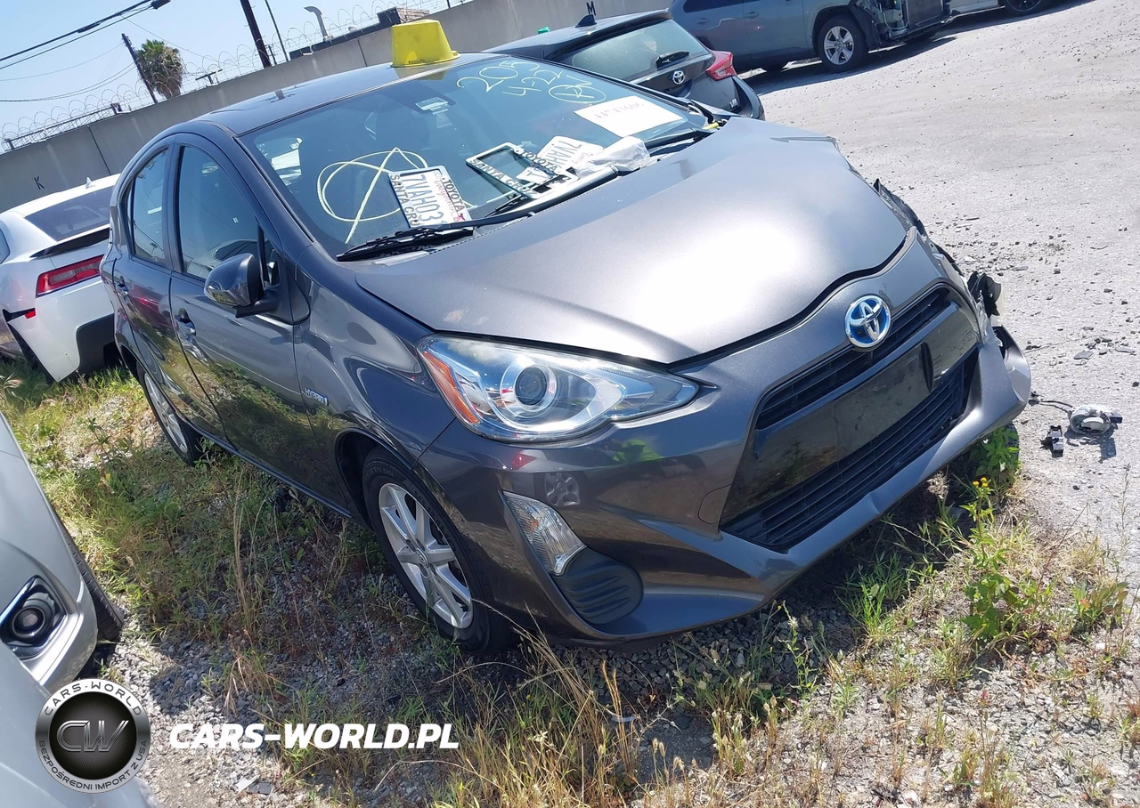 2016 Toyota Prius C Three