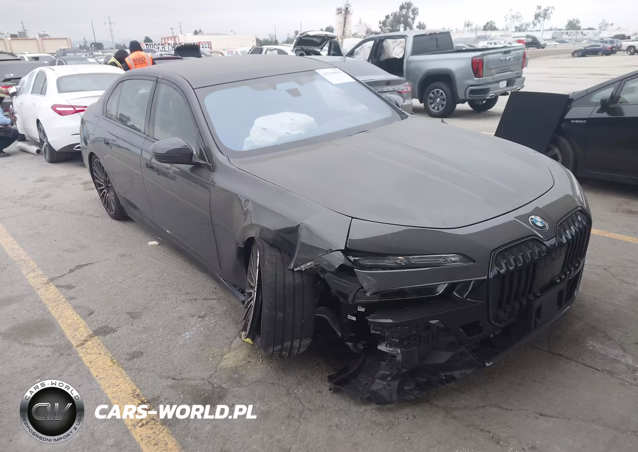 2024 BMW 750E xDrive – zdjęcie 1 z 16