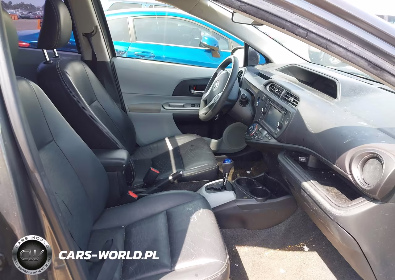 2012 Toyota Prius C Four VIN:JTDKDTB30C1027378 - 5
