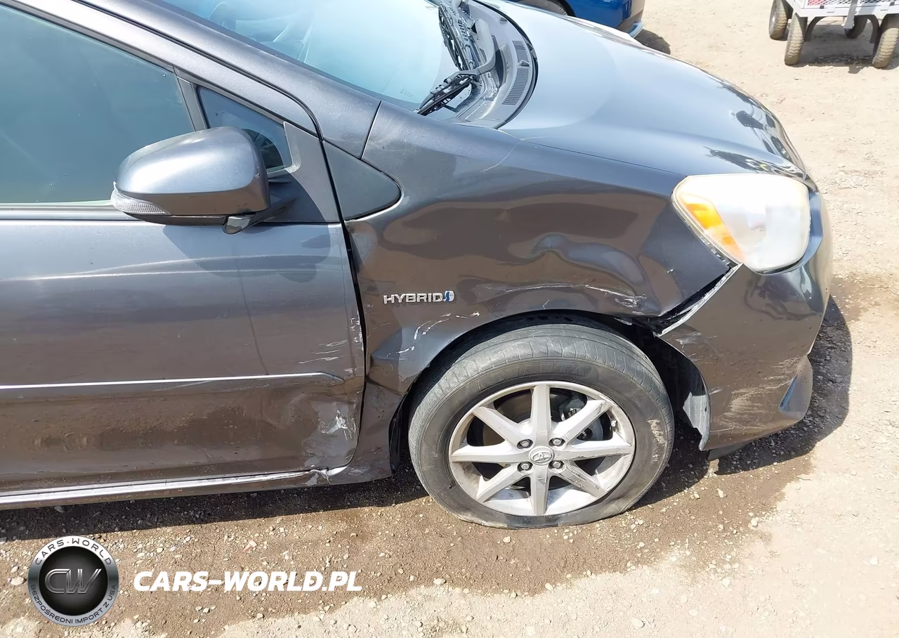 2012 Toyota Prius C Four VIN:JTDKDTB30C1027378 - 6