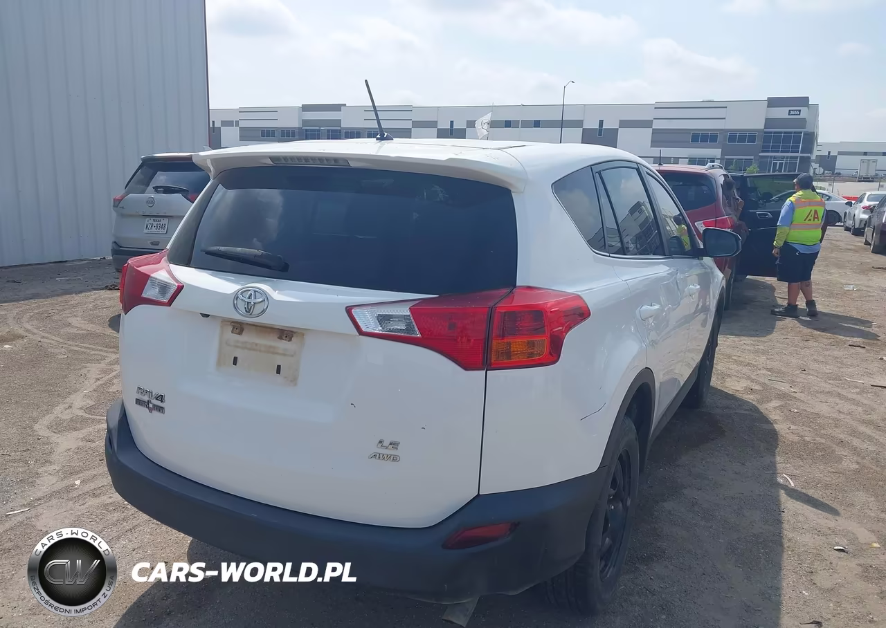 2015 Toyota Rav4 Le VIN:2T3BFREV1FW392460 - 4