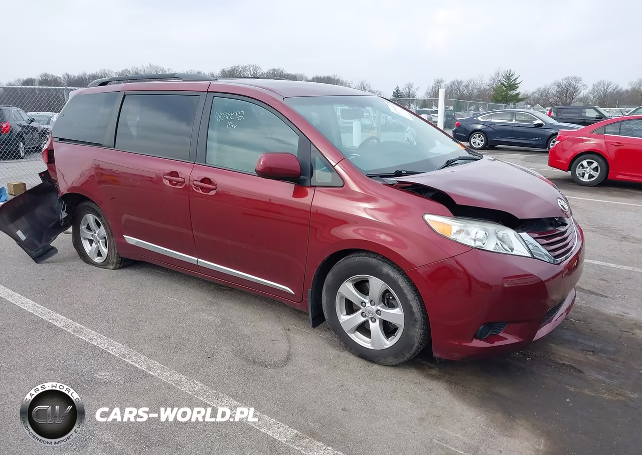 2016 Toyota Sienna Le 8 Passenger