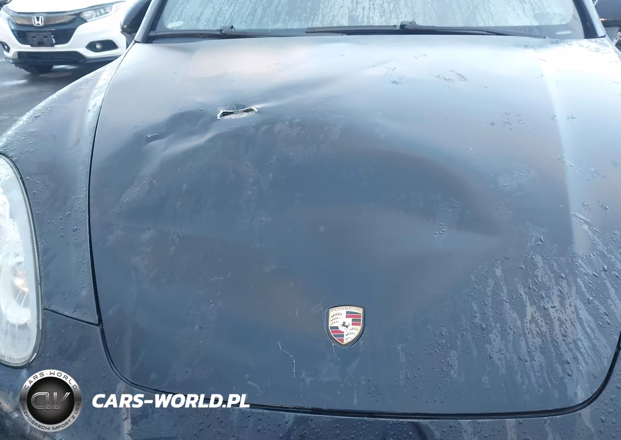 2012 Porsche Cayenne Hybrid S VIN:WP1AE2A25CLA92452 - 18