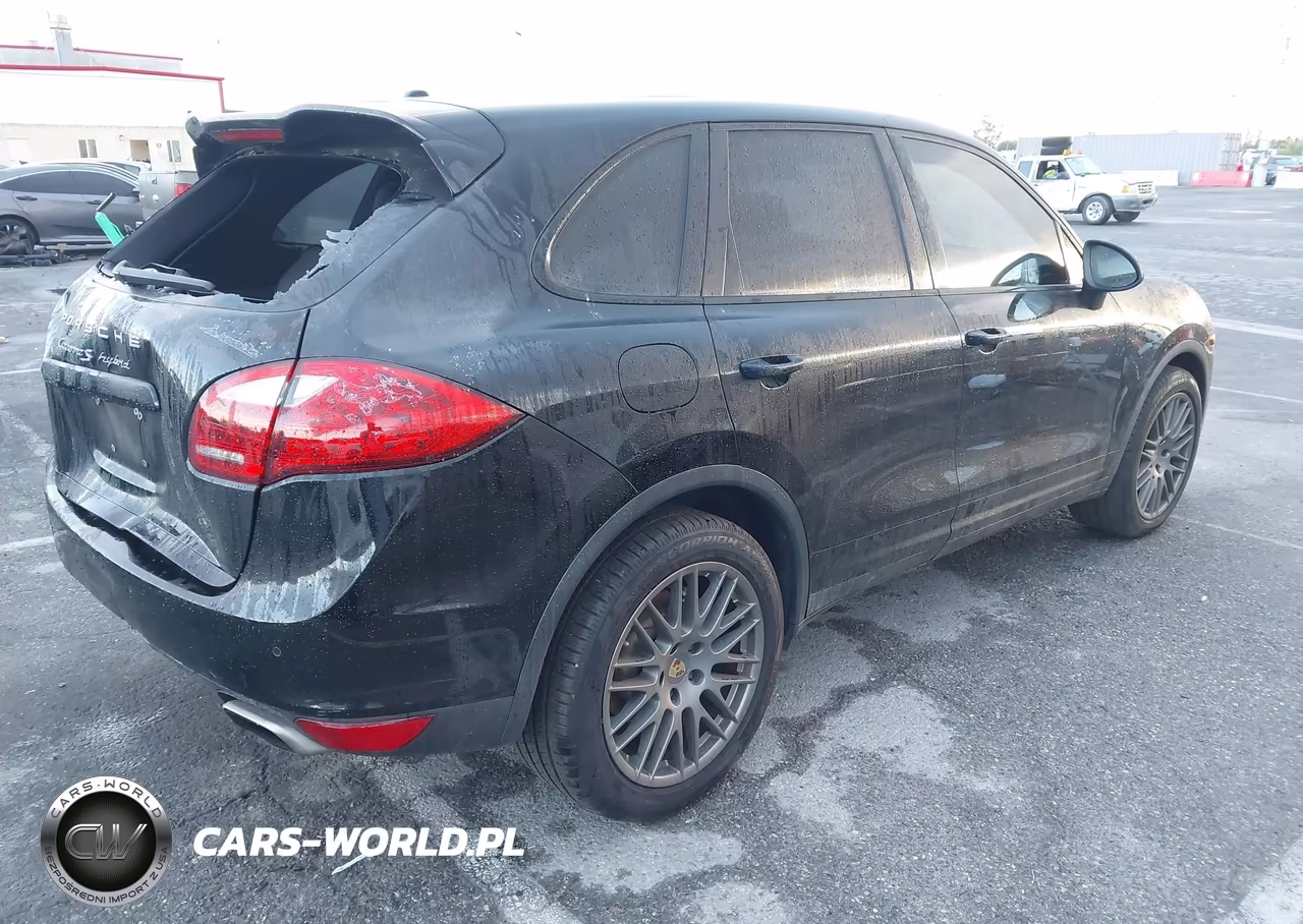 2012 Porsche Cayenne Hybrid S VIN:WP1AE2A25CLA92452 - 4