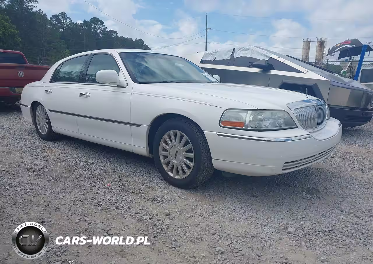 2004 Lincoln Town Car Signature