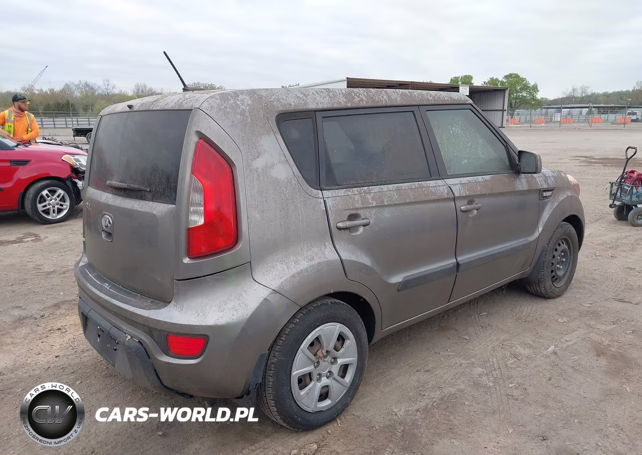 2013 Kia Soul VIN:KNDJT2A55D7624214 - 4