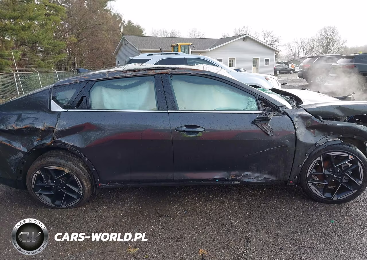 2025 Kia K4 Gt-Line VIN:3KPFW4DE8SE205565 - 16