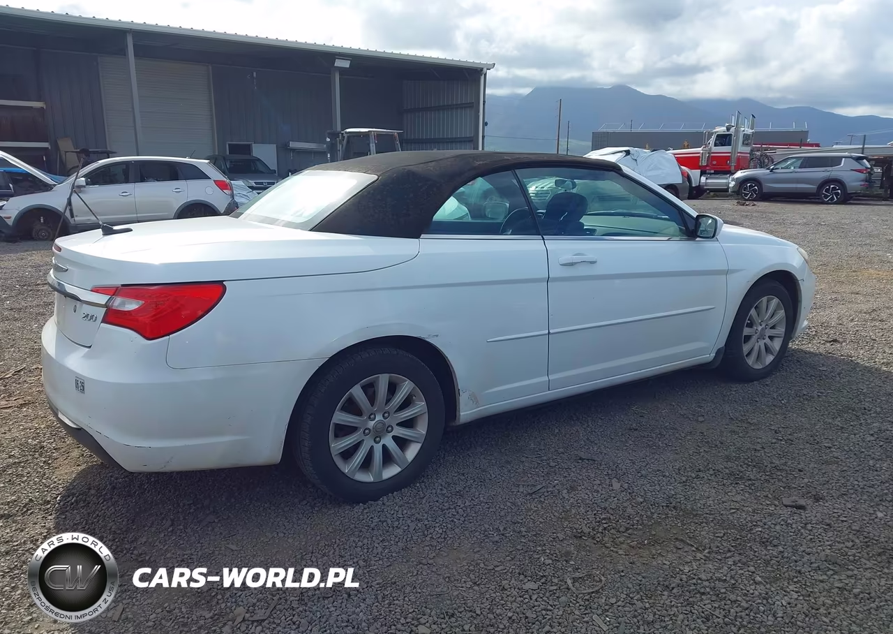 2011 Chrysler 200 Touring VIN:1C3BC2EB7BN549484 - 4