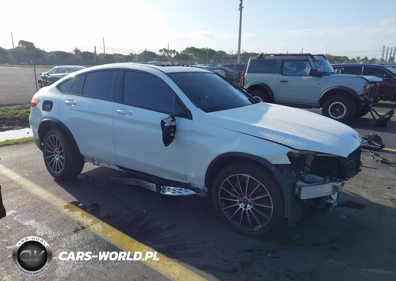 2019 Mercedes-Benz Glc 300 Coupe 4Matic – zdjęcie 1 z 16