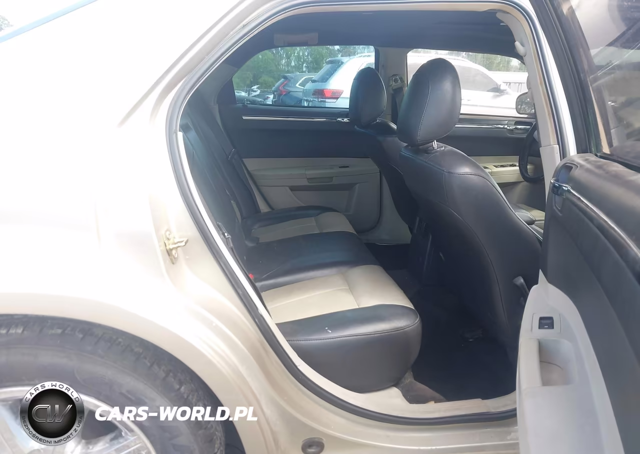 2006 Chrysler 300 Touring VIN:2C3KA53GX6H320074 - 8