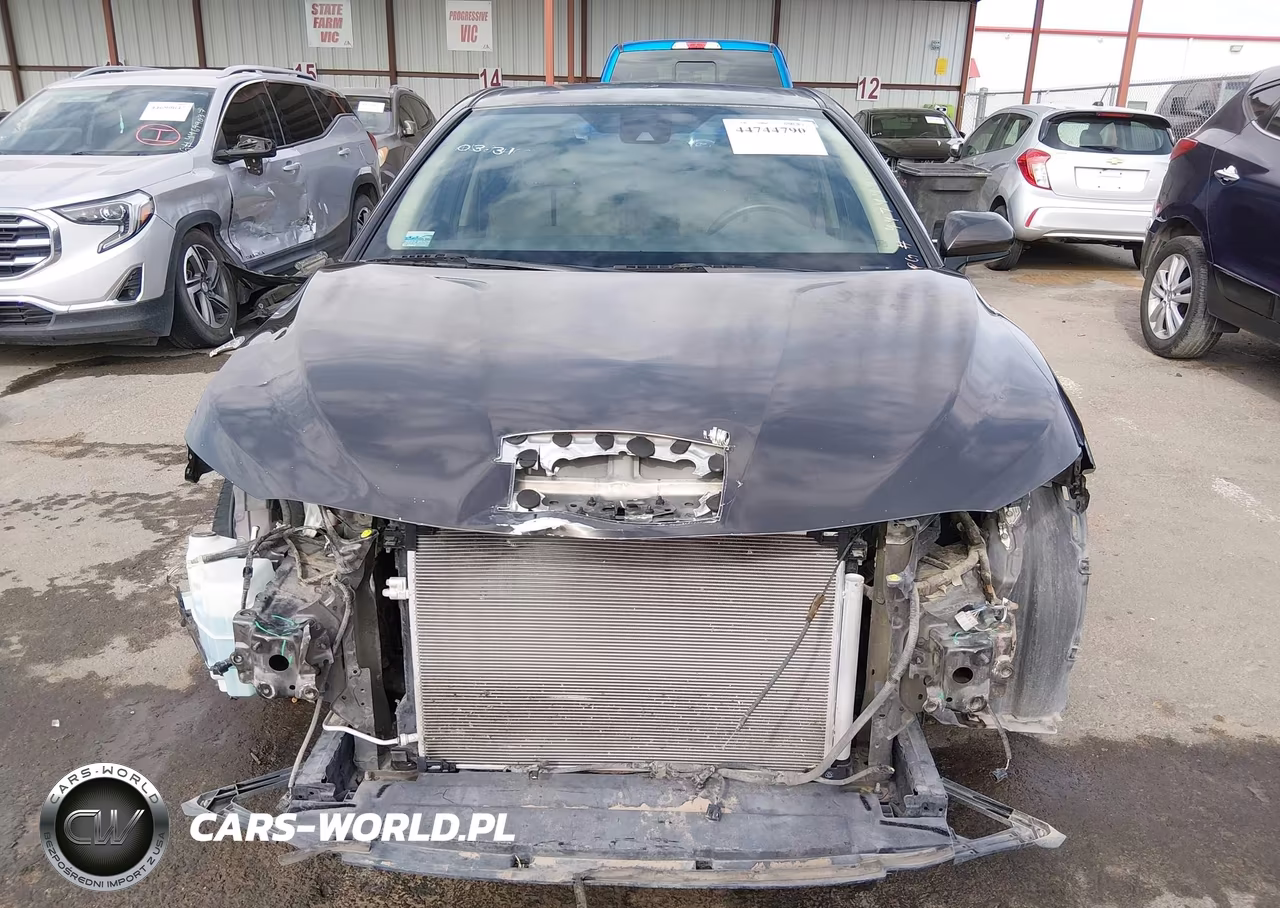 2019 Toyota Camry Le VIN:4T1B11HK5KU743553 - 12