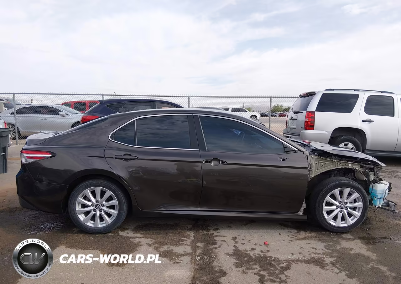 2019 Toyota Camry Le VIN:4T1B11HK5KU743553 - 13
