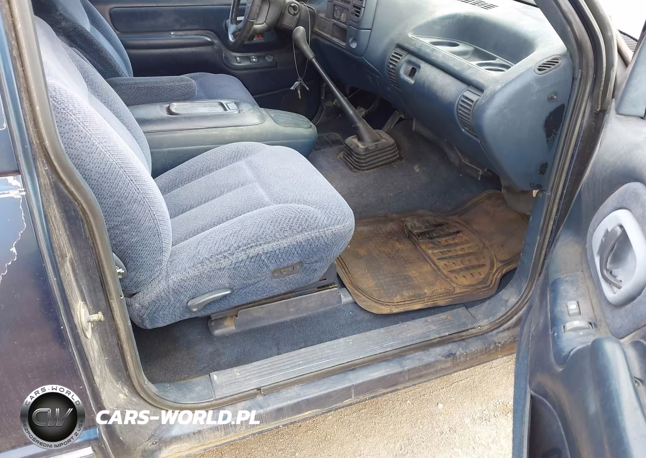 1996 Chevrolet Gmt-400 C1500 VIN:2GCEC19W9T1110063 - 5