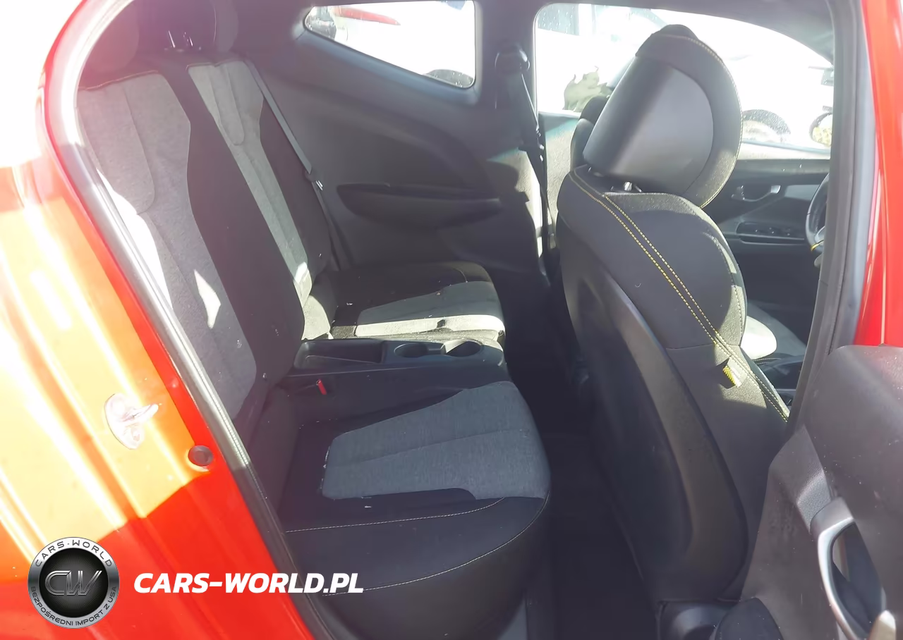2019 Hyundai Veloster Turbo R-Spec VIN:KMHTH6AB8KU006094 - 8