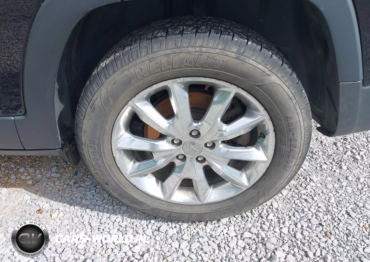 2017 Jeep Cherokee Limited 4X4 VIN:1C4PJMDB4HW606375 - 17