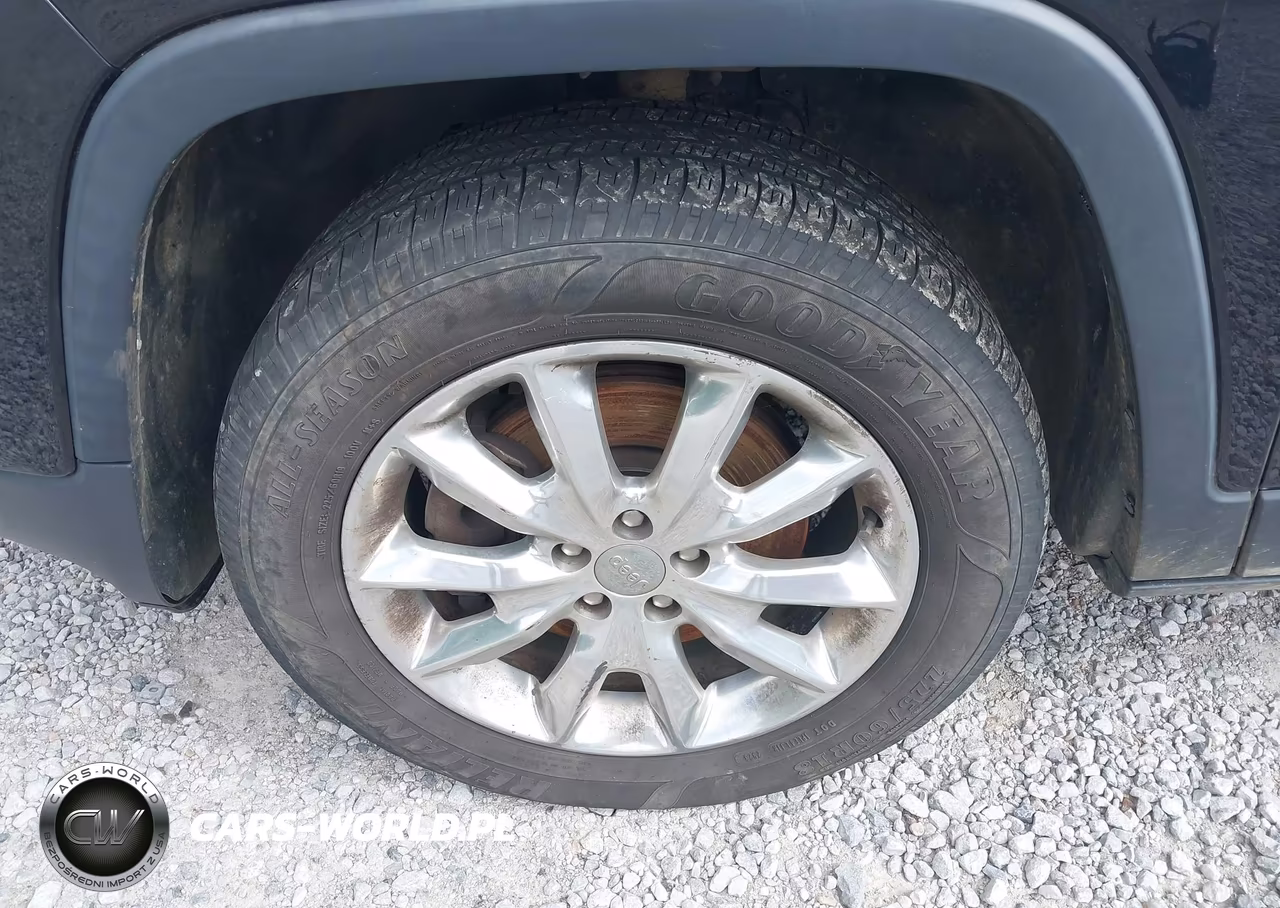 2017 Jeep Cherokee Limited 4X4 VIN:1C4PJMDB4HW606375 - 18