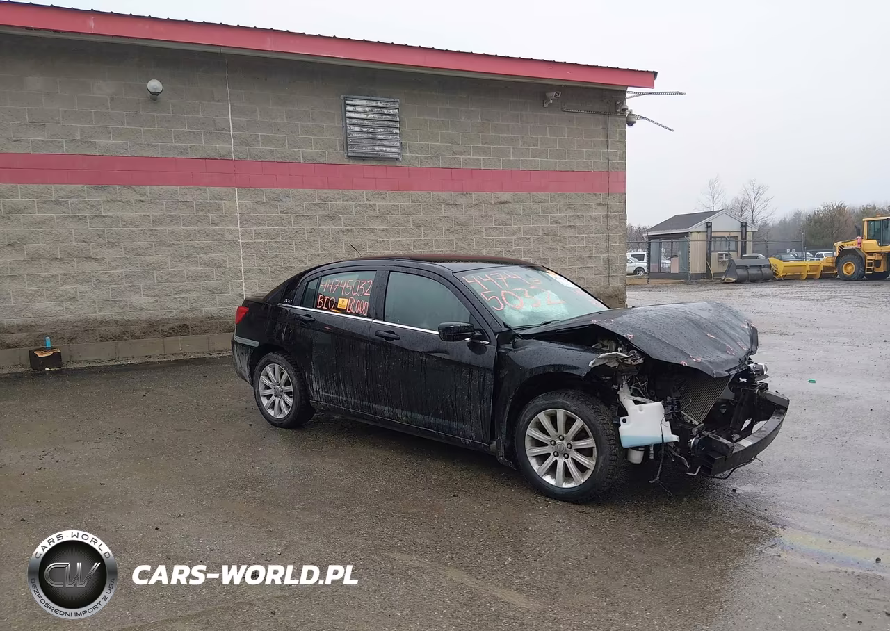 2013 Chrysler 200 Touring – zdjęcie 1 z 15