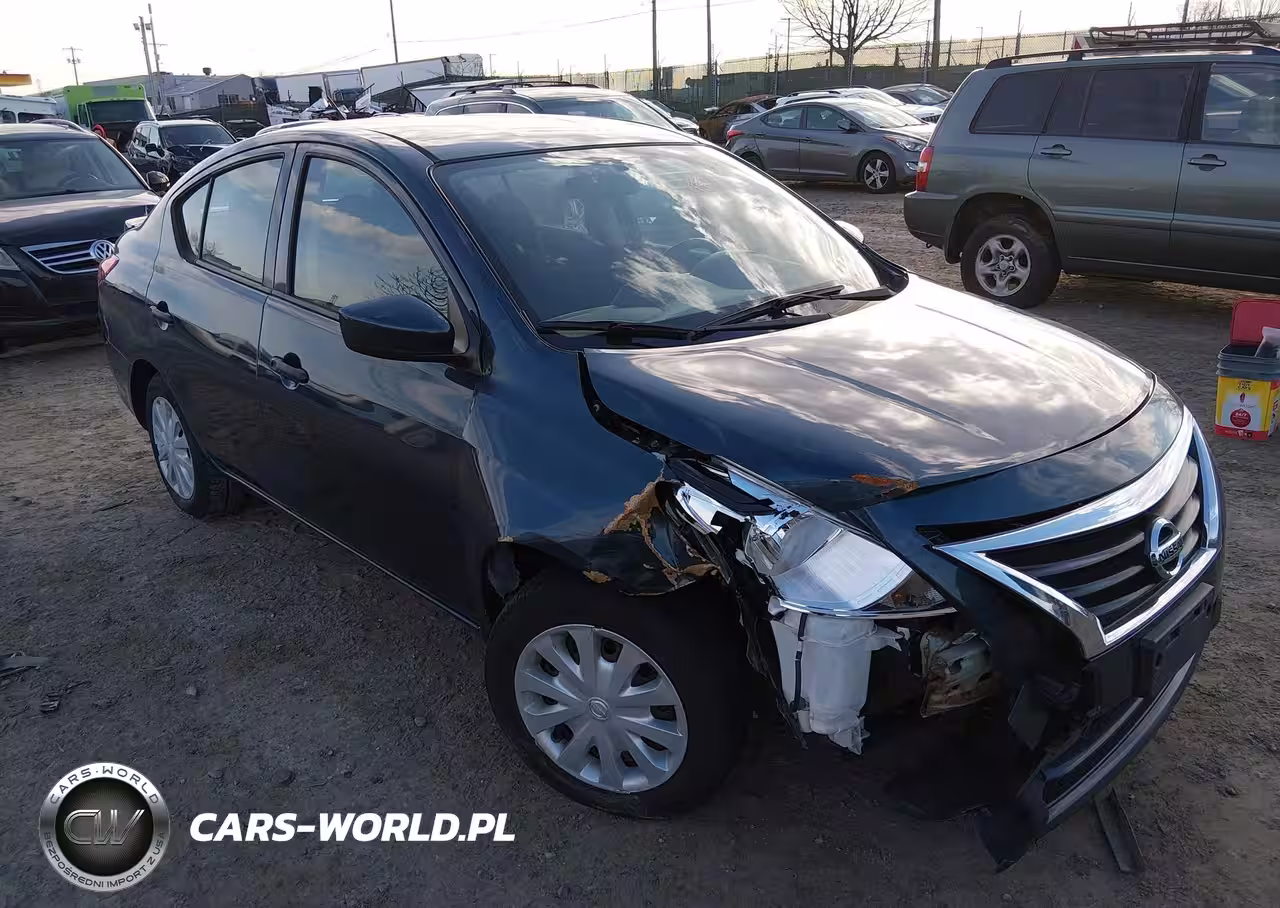 2017 Nissan Versa 1.6 S+