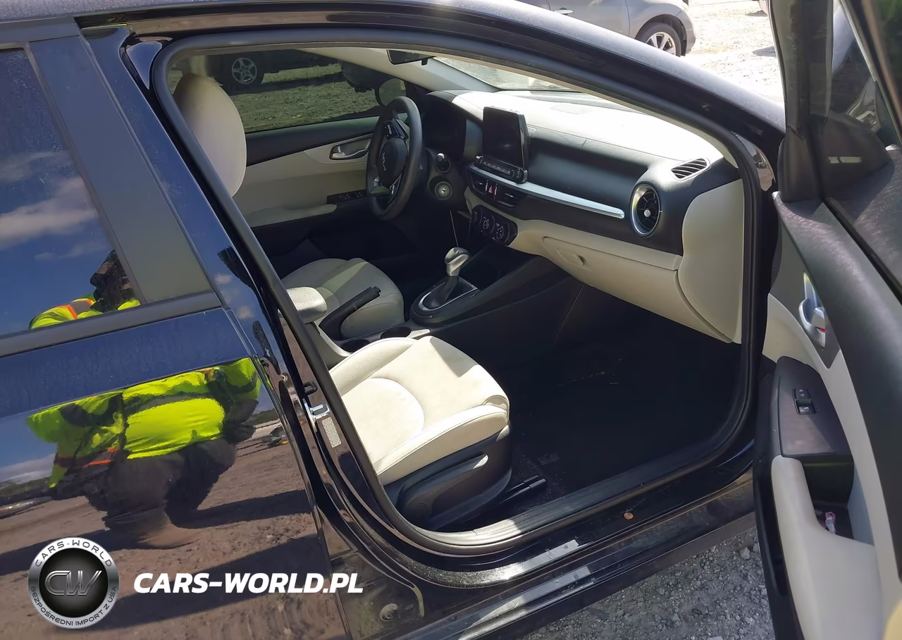 2022 Kia Forte Lxs VIN:3KPF24AD1NE493876 - 5