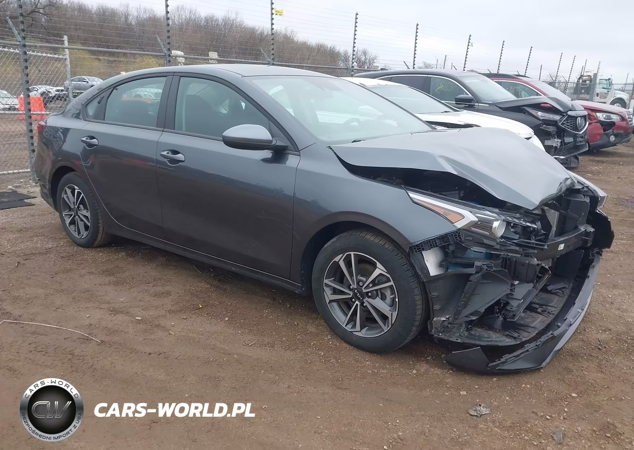 2024 Kia Forte Lxs – zdjęcie 1 z 16