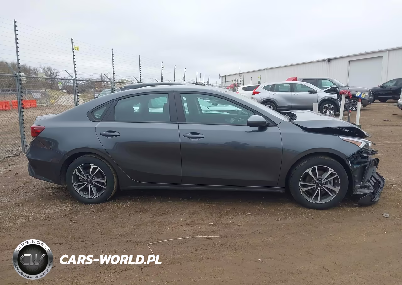 2024 Kia Forte Lxs VIN:3KPF24AD9RE841140 - 13