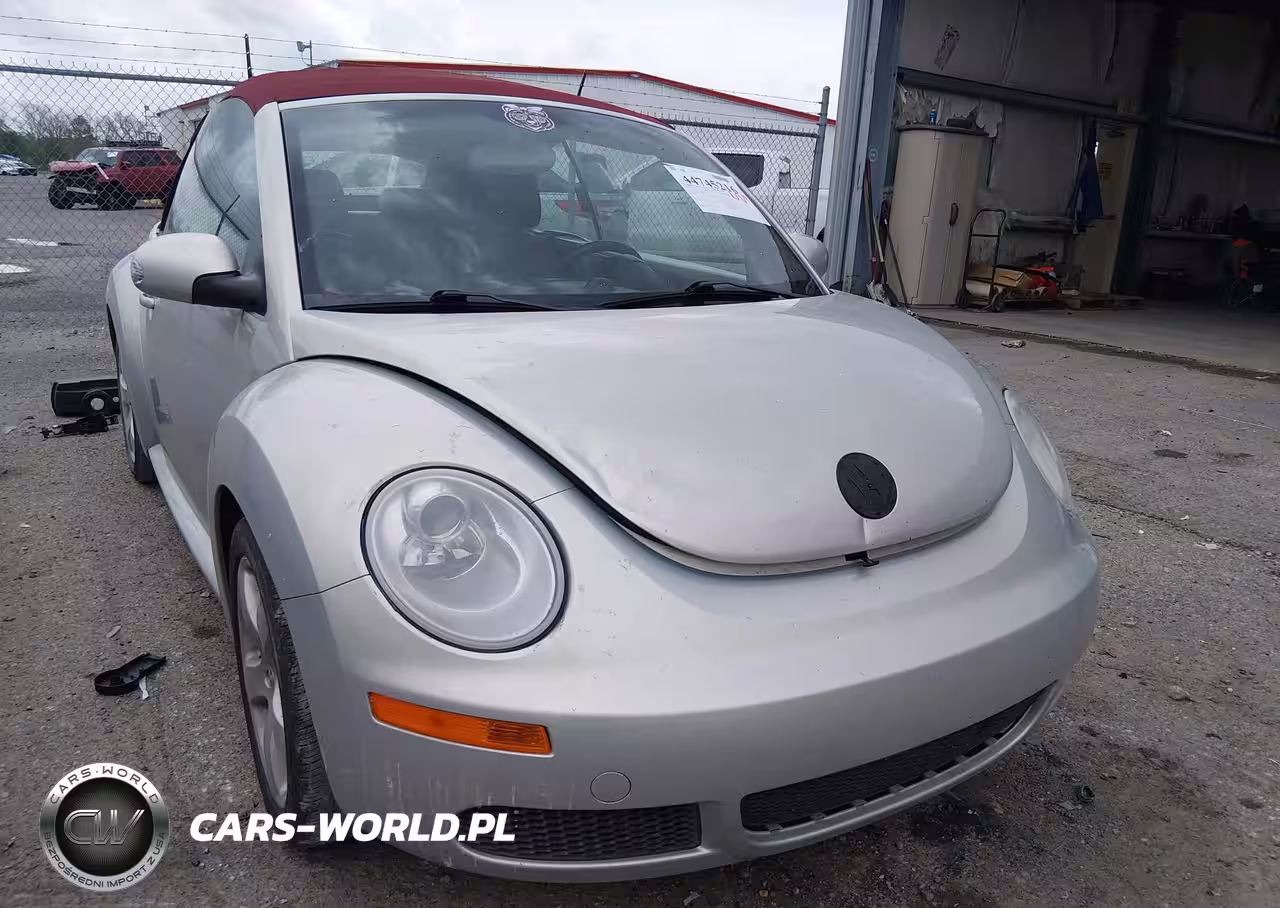 2009 Volkswagen New Beetle 2.5L Blush Edition