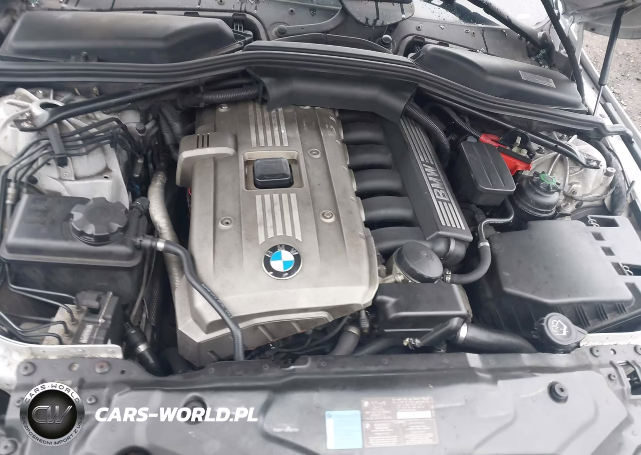 2007 BMW 530Xi VIN:WBANF73587CY16576 - 10