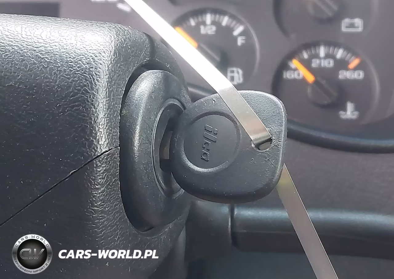 2003 Chevrolet Tahoe Ls VIN:1GNEK13Z43J236107 - 11