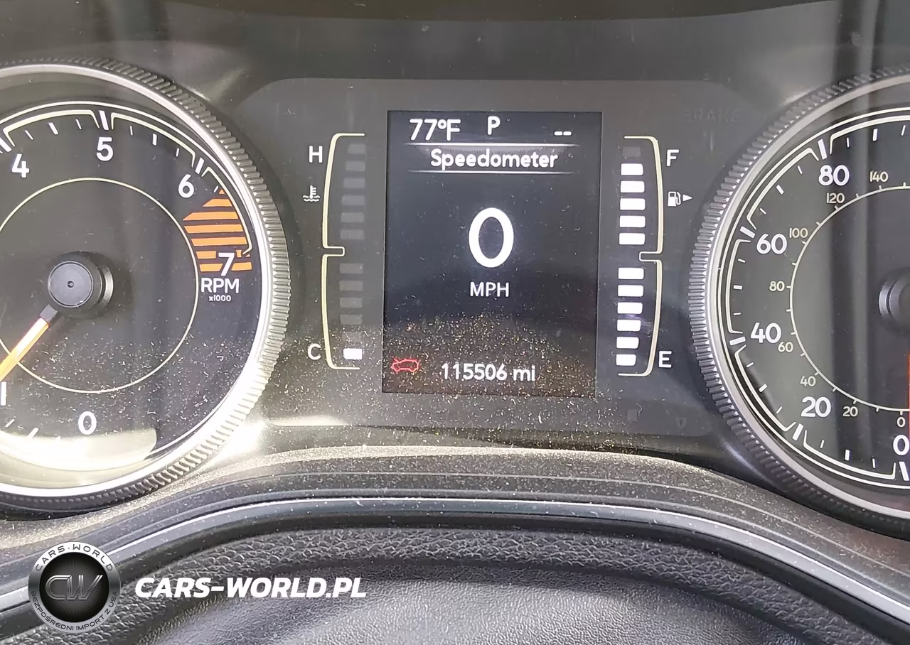 2019 Jeep Cherokee Latitude Plus 4X4 VIN:1C4PJMLB2KD150574 - 15