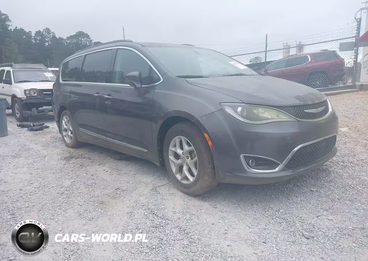 2017 Chrysler Pacifica Touring-L