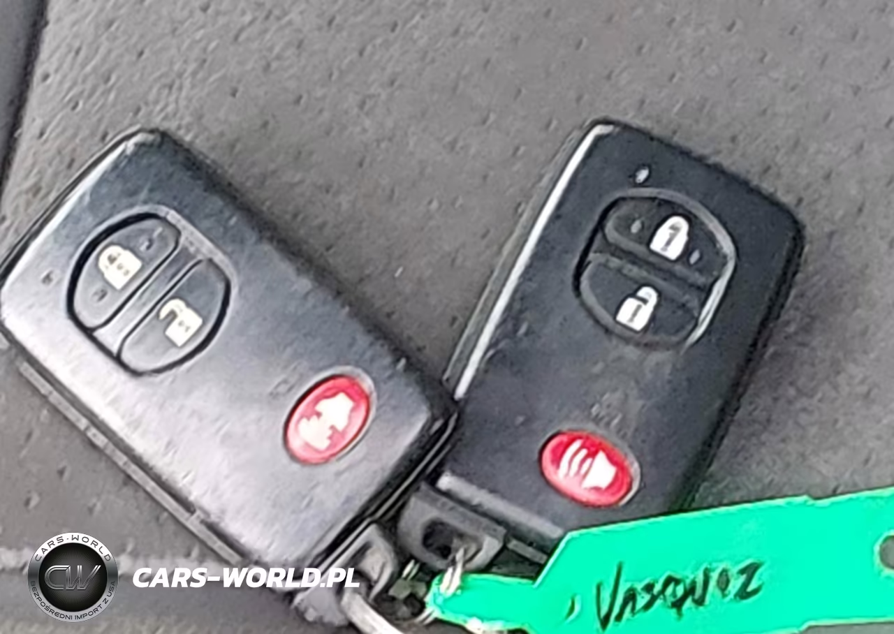 2012 Toyota Prius Two VIN:JTDKN3DU7C5521717 - 11