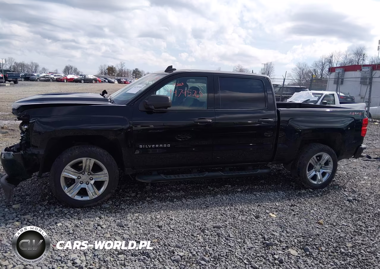 2018 Chevrolet Silverado 1500 Custom VIN:3GCUKPEC4JG550385 - 15