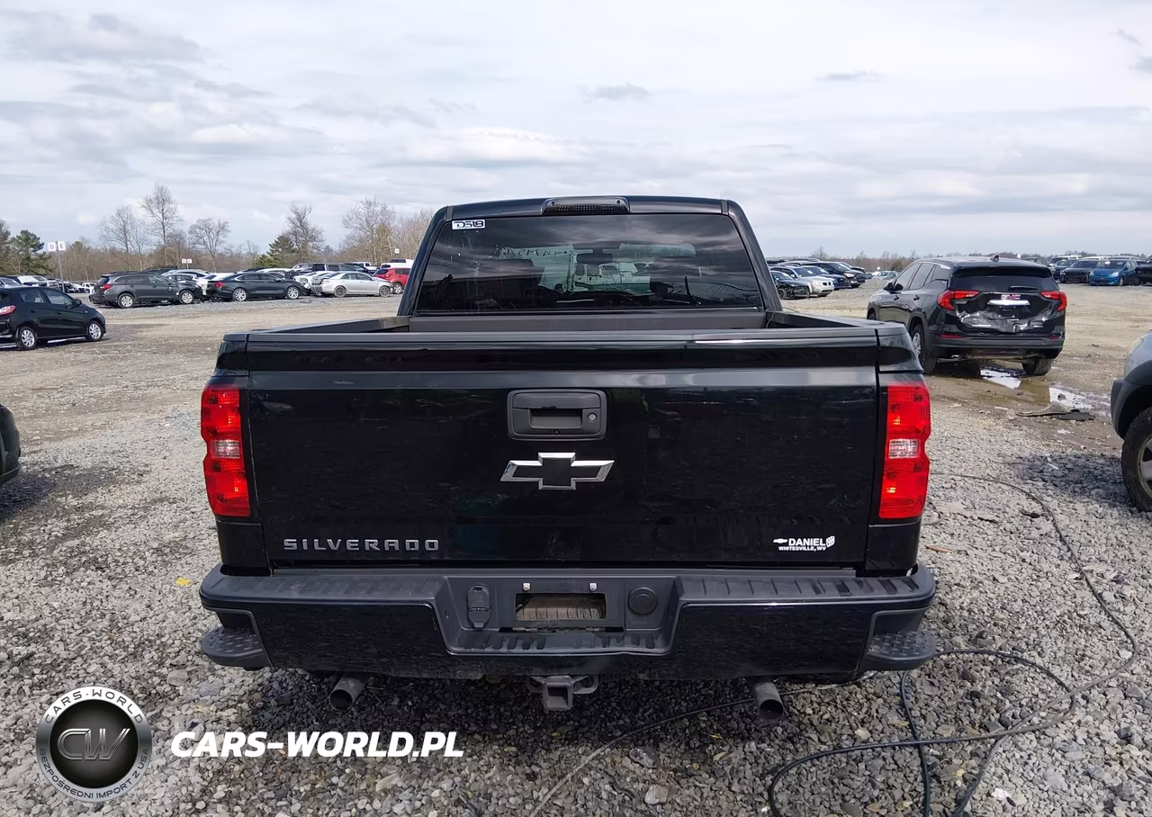 2018 Chevrolet Silverado 1500 Custom VIN:3GCUKPEC4JG550385 - 17