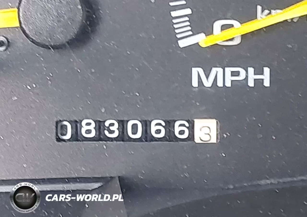 1998 Chevrolet Suburban 1500 VIN:1GNFK16R4WJ354159 - 15