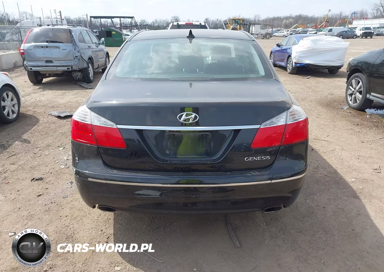 2010 Hyundai Genesis 3.8 VIN:KMHGC4DE1AU100133 - 17