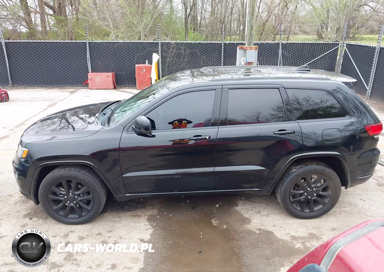 2017 Jeep Grand Cherokee Altitude 4X4 VIN:1C4RJFAG1HC751721 - 14
