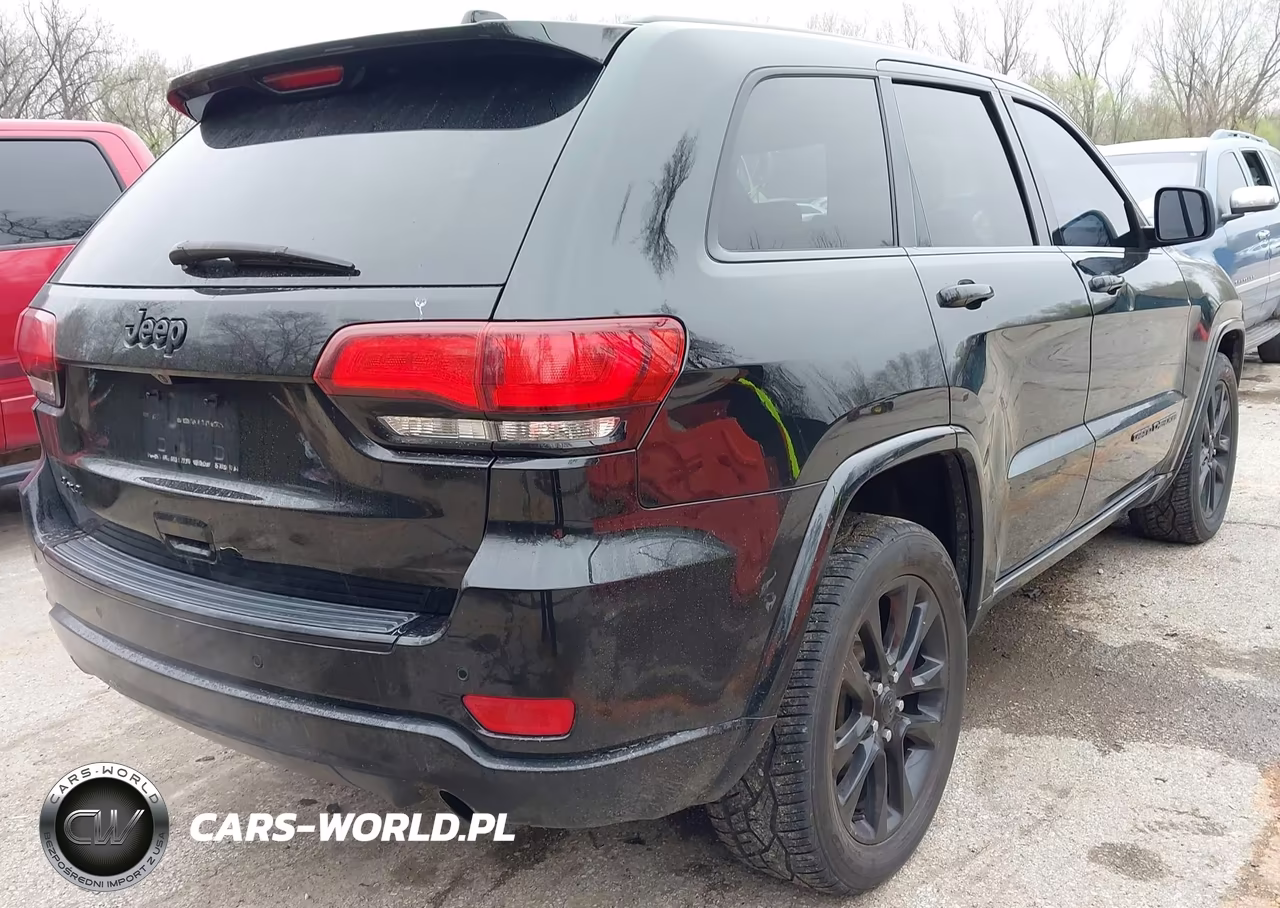 2017 Jeep Grand Cherokee Altitude 4X4 VIN:1C4RJFAG1HC751721 - 4