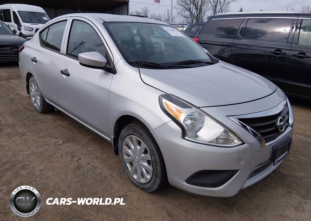 2017 Nissan Versa 1.6 S+